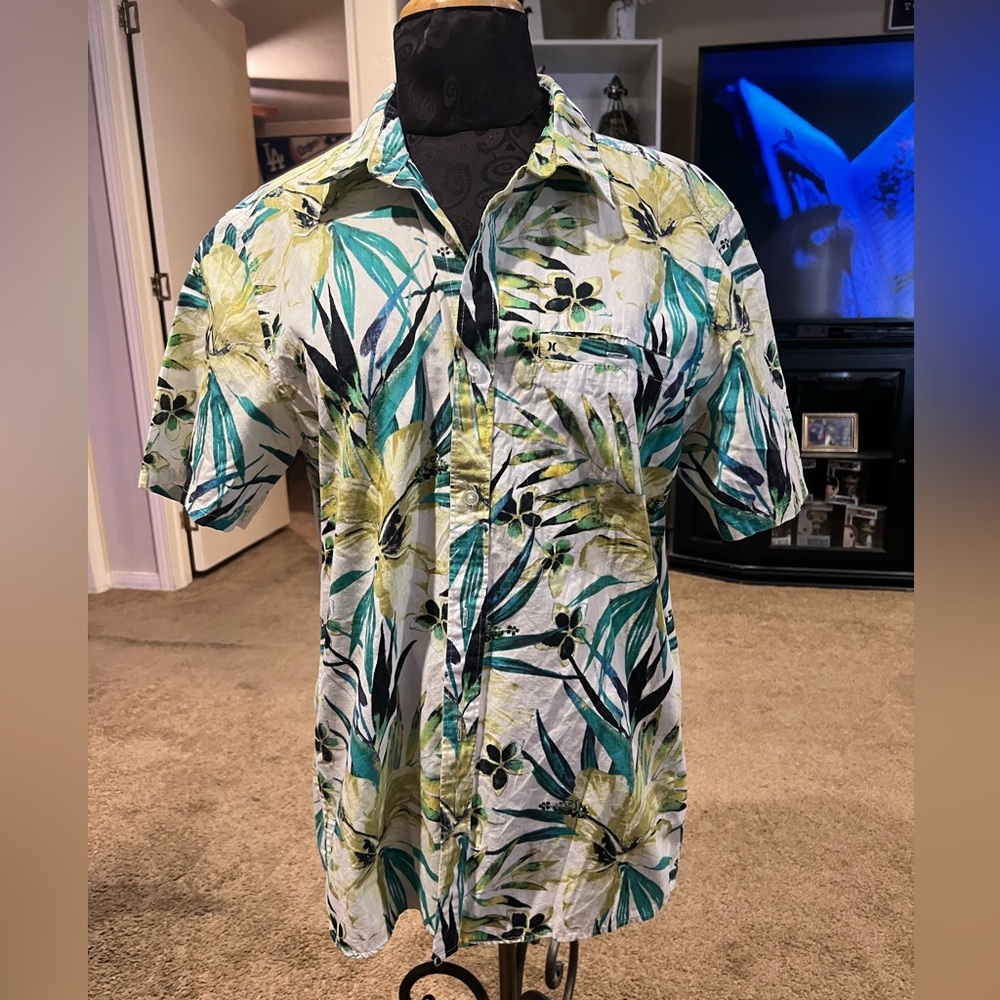 Hurley classic fit